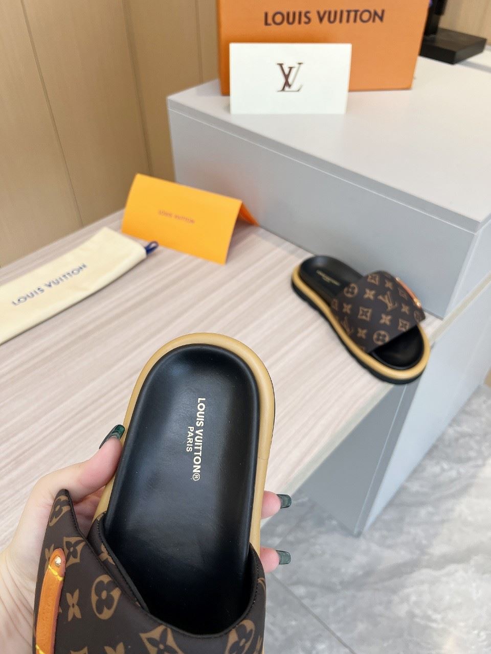 Louis Vuitton Slippers